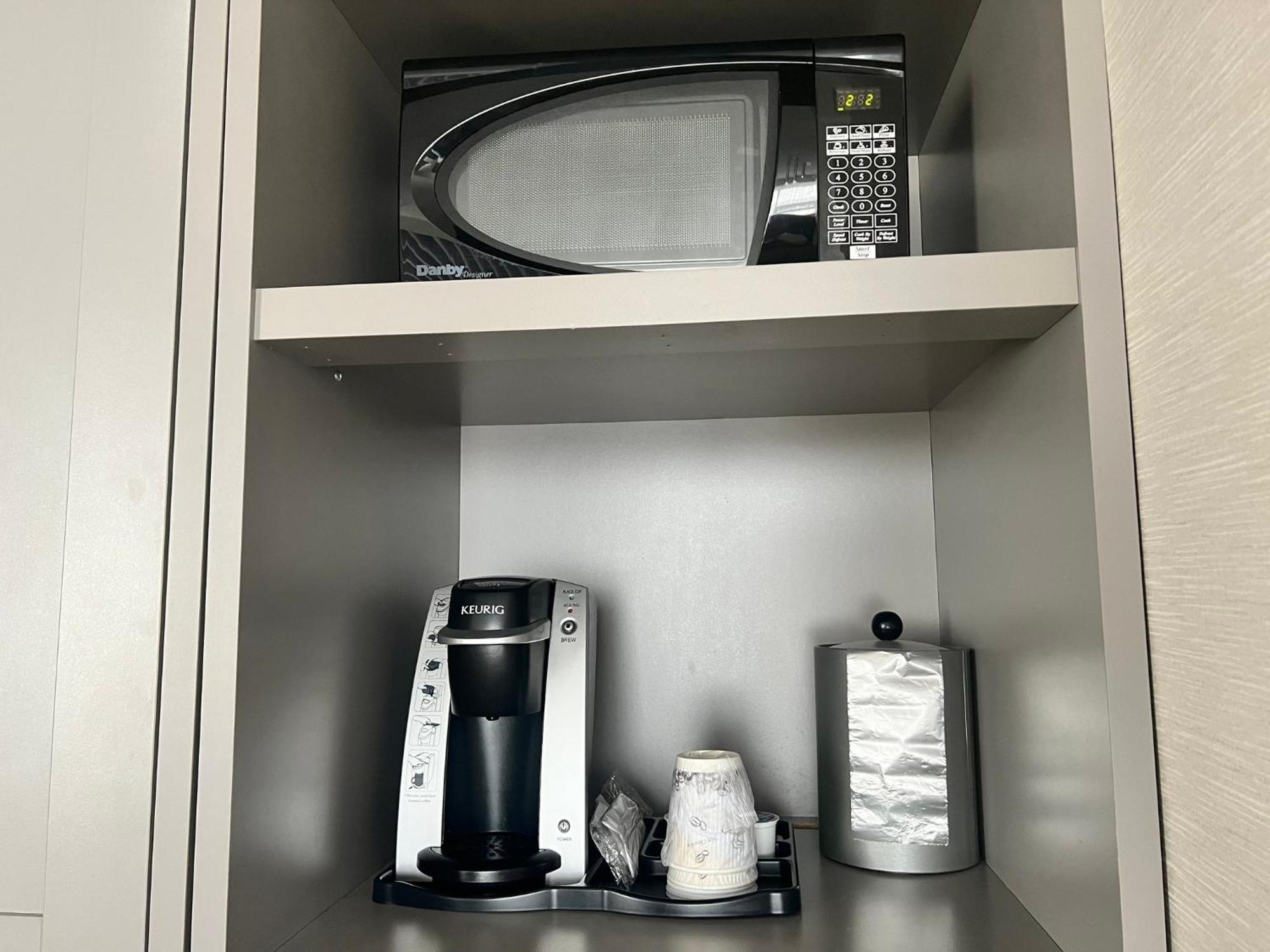 Holiday Inn Toronto Airport East By Ihg Bagian luar foto