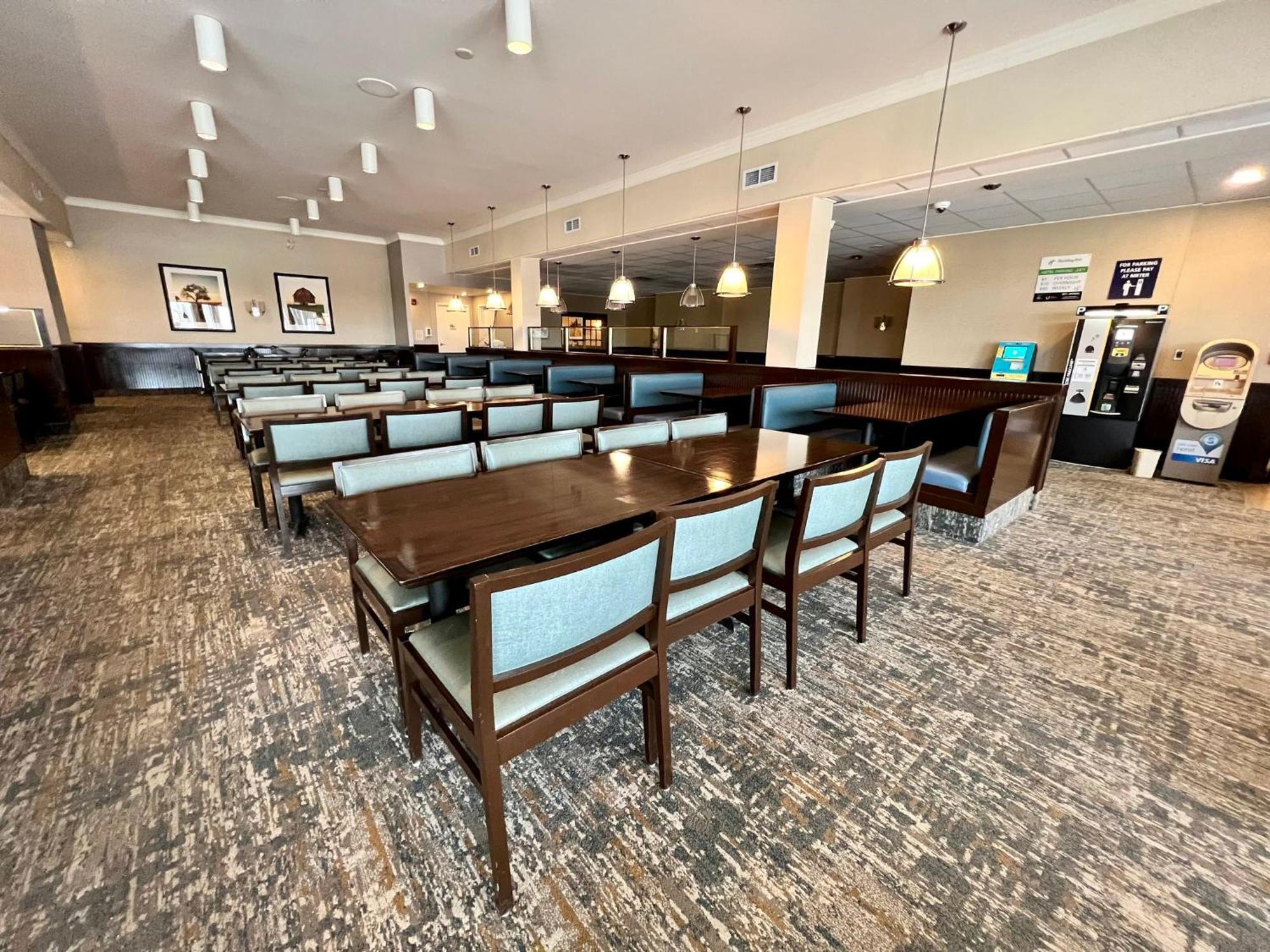 Holiday Inn Toronto Airport East By Ihg Bagian luar foto