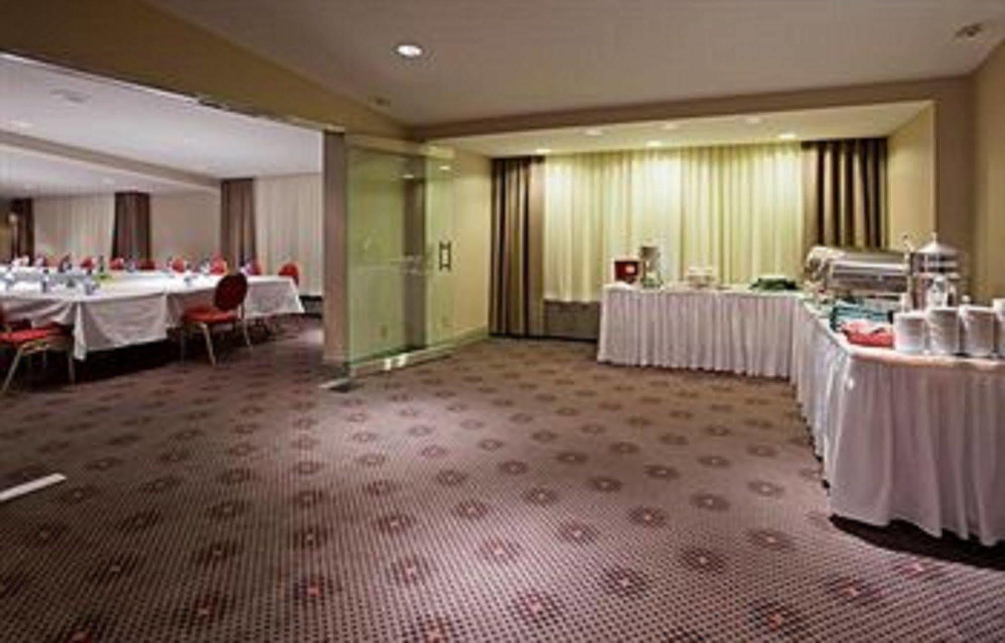 Holiday Inn Toronto Airport East By Ihg Restoran foto
